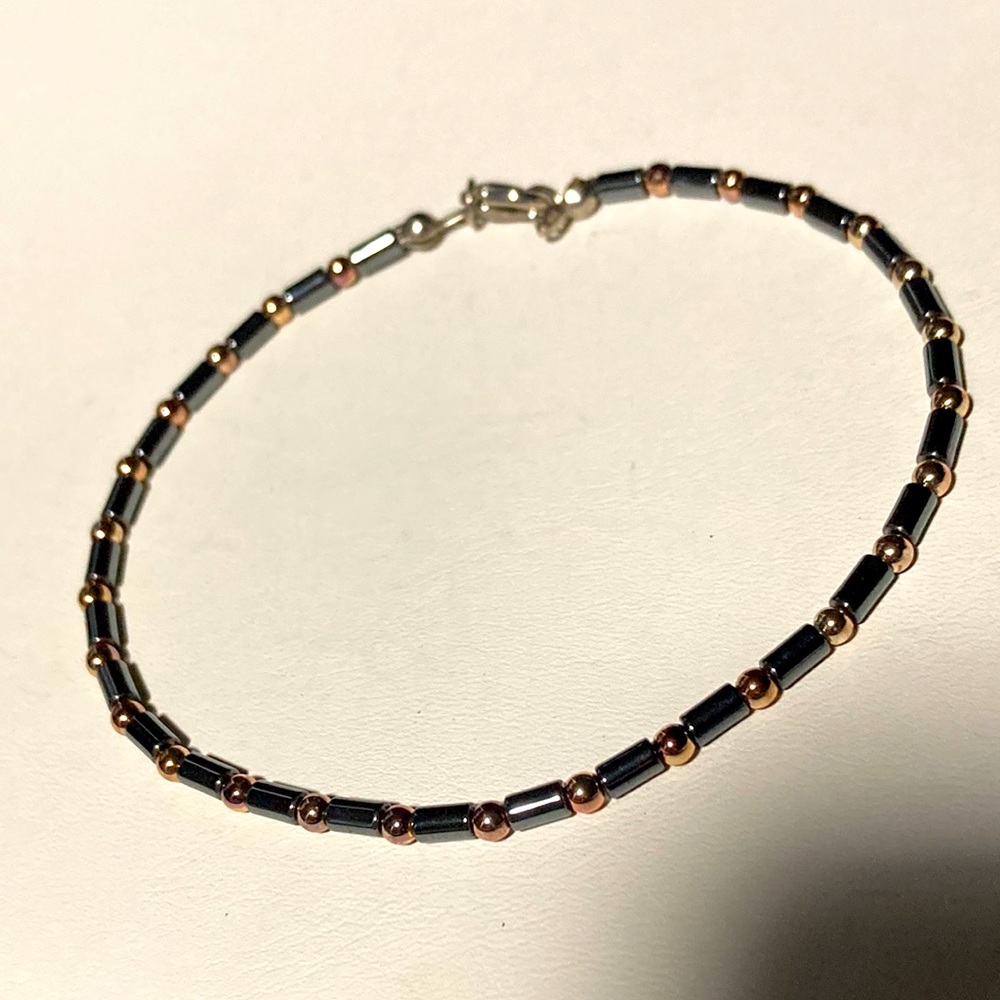 Ankle bracelet black and gold beads. NWOT. Handmade. Bme2473